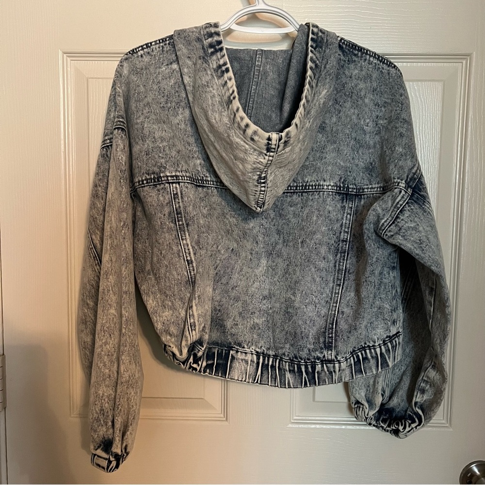 Forever 21 Blue/Denim Oversized Jean Jacket Size Small - Picture 5 of 7